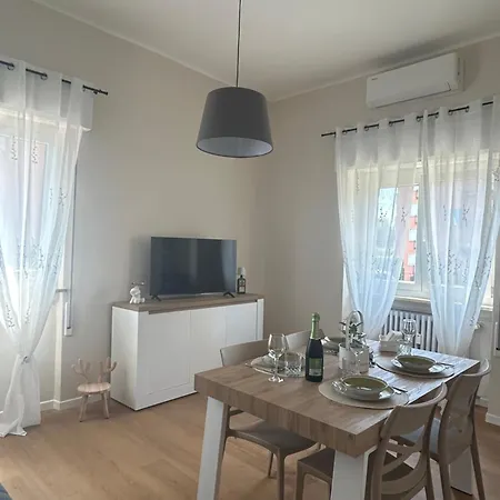 Maris Apartment *